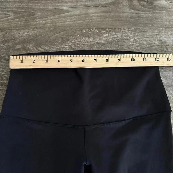 Lululemon Reversible Black Mesh Crop Legging Pants Womens Size 6 - Picture 2 of 7